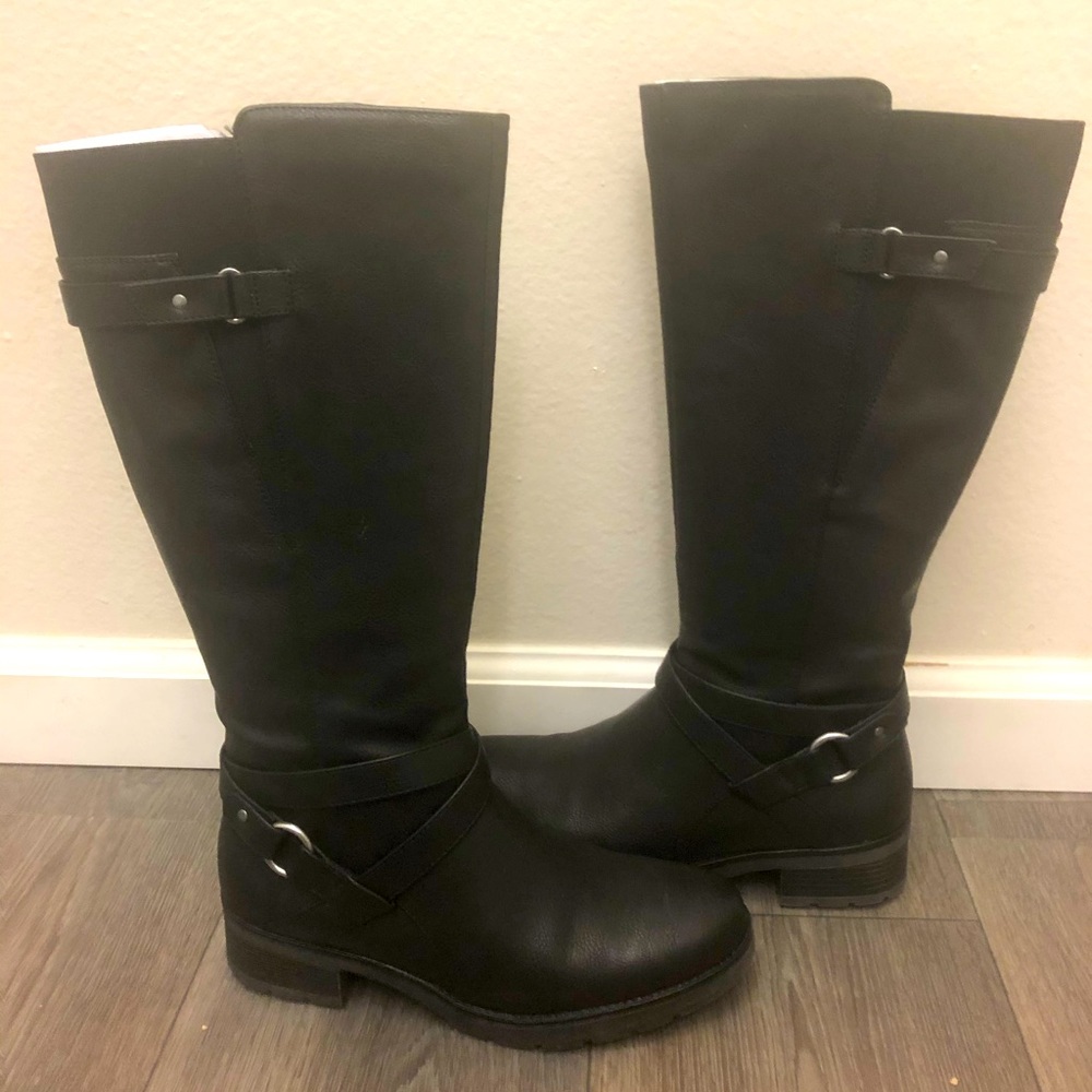 Naturlizer boots.